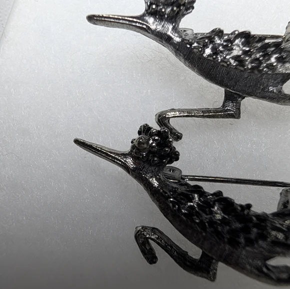 Vintage Roadrunner Bird Brooch Pair | Silver Tone Mid Century Novelty Set - Picture 4 of 5